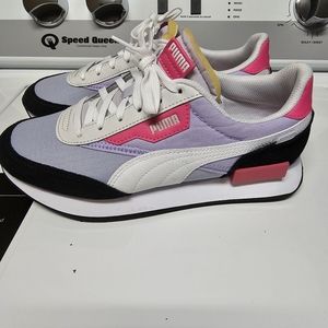 Size 9 NWOT Puma womens shoes